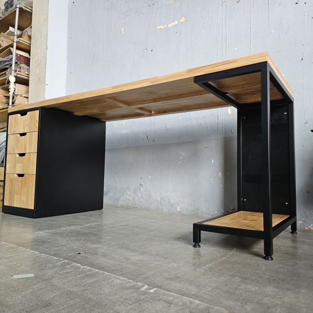 Bàn máy tính 180x60cm gỗ cao su chạy viền dày 34mm CD68044-4